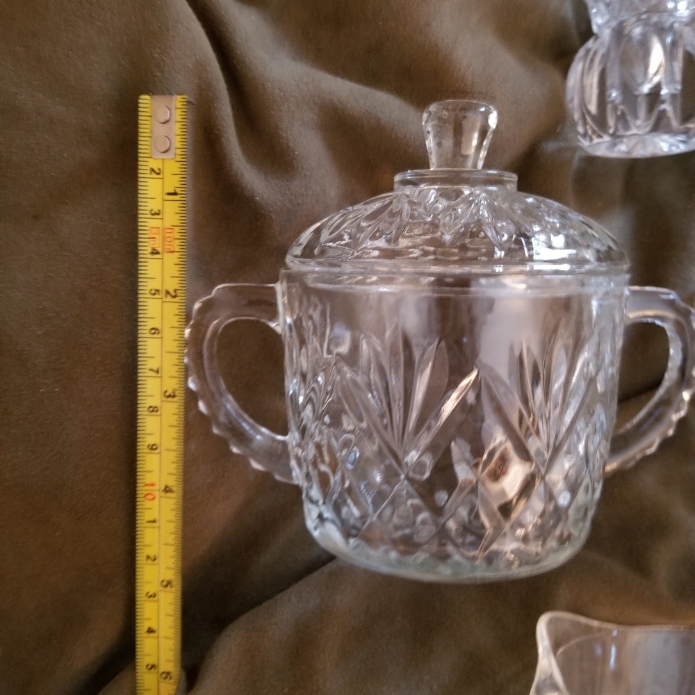 Elegant Crystal Glassware Set - Picture 5 of 10